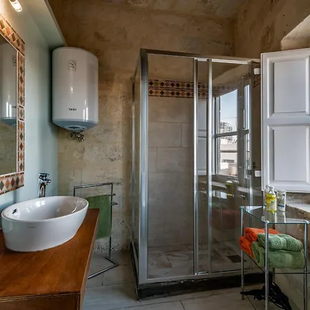 The Stonehouse Bed & Breakfast 3*