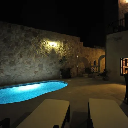 The Stonehouse San Ġiljan