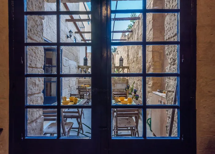 The Stonehouse San Ġiljan