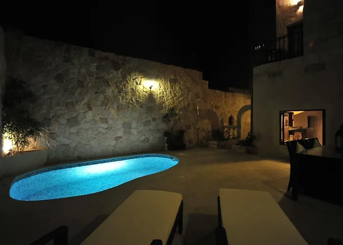 The Stonehouse San Ġiljan