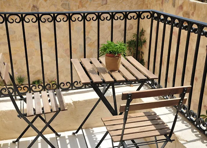 The Stonehouse Panzió San Ġiljan