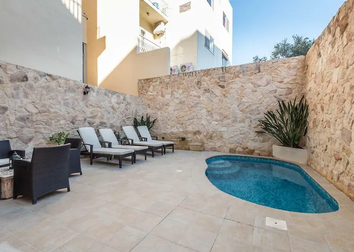 The Stonehouse San Ġiljan